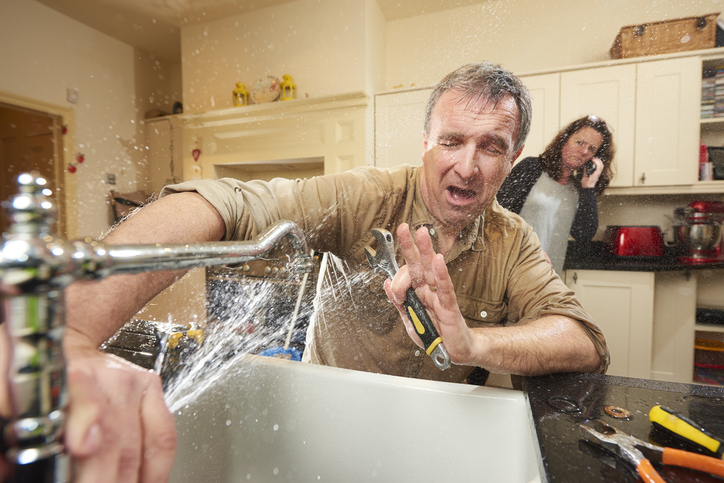 How Emergency Plumbers Can Handle Clogged Drains and Toilets Fast